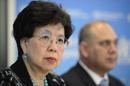 La directora general de la Organización Mundial de la Salud (OMS), Margaret Chan (i), y el ministro de Salud Pública de Cuba, Roberto Morales Ojeda (d), hablan durante una rueda de prensa el pasado 12 de septiembre en la sede de la OMS en Ginebra. EFE/Archivo