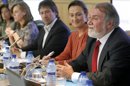 El eurodiputado del PP Jaime Mayor Oreja (d), durante su intervención en el acto de presentación de una carta de apoyo a la campaña "Uno de Nosotros" ("One of Us"), hoy en Madrid. EFEEl eurodiputado del PP Jaime Mayor Oreja (d), junto a la periodista Isabel Durán durante su intervención en el acto de presentación de una carta de apoyo a la campaña "Uno de Nosotros" ("One of Us"), hoy en Madrid. EFEAdolfo Suárez Illana durante su intervención en el acto de presentación de una carta de apoyo a la campaña "Uno de Nosotros" ("One of Us"), hoy en Madrid. EFE
