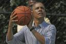 En la imagen un registro del presidente de Estados Unidos, Barack Obama, quien lleva un estilo de vida saludable con una dieta equilibrada, ejercicio diario, sin tabaco y con un consumo de alcohol moderado y ocasional. EFE/Archivo