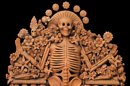 Una de las piezas que componen la exposición "Ayer y hoy; del México prehispánico al México actual", con el que este país da a conocer en Lisboa su tradición del "Día de Muertos" con el altar de homenaje a los indígenas que compilaron la medicina prehispánica en el "Códice De la Cruz-Badiano". EFE