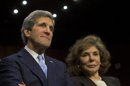 En la imagen, el secretario de Estado de EE.UU., John Kerry (d) y su esposa Teresa Heinz Kerry (i). EFE/Archivo