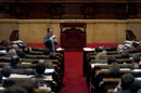 El Parlamento ha aprobado hoy, con los votos de toda la oposición y la abstención de CiU, la creación de una comisión de investigación sobre la gestión de la sanidad pública catalana, a propuesta del PSC y a raíz de las informaciones surgidas sobre presuntos casos de irregularidad en este ámbito. EFE/Archivo