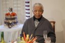 Primera aparición en TV de un frágil Mandela en casi un año