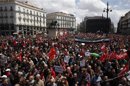 Miles de españoles marchan contra la austeridad el 1 de mayo