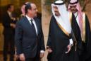 El presidente francés, Francois Hollande (i), conversa con Salman Bin Abdulaziz al Saud (c). EFE(Archivo