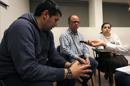 "Que me juzguen por lo que soy y no por la enfermedad que tengo" es lo que piden Guido, Félix y Mercedes, (i-d), tres ejemplos de una vida marcada por la lucha contra el estigma y la exclusión social de este grupo de pacientes con enfermedades mentales durante una entrevista con Efe. EFE