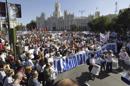 Una manifestación de la "marea blanca" en la madrileña Plaza de Cibeles. EFE/Archivo