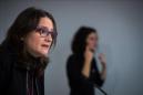 La portavoz del Consell, Mónica Oltra, comparece ante los medios de comunicación tras la sesión plenaria semanal del Gobierno Valenciano. EFE