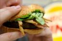 Desde 2003 el uso de grasas artificiales, utilizadas para mejorar el sabor, textura y aspecto de alimentos, se ha reducido hasta casi desaparecer de la industria alimentaria. EFE/Archivo