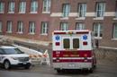 Vista de la llegada de un cirujano de Sierra Leona infectado con el virus del Ébola al Centro Médico de Nebraska (centro del país), en Omaha, Nebraska (EE.UU.) donde será tratado este 15 de noviembre de 2014, confirmó a Efe Taylor Wilson un portavoz del hospital. EFE