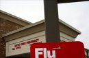 Vista de una farmacia en la que han colocado un cartel en el que se puede leer "Inyecciones para la gripe de hoy" en Westfield, Massachusetts, EE.UU. este 9 de enero. 18 personas en Massachusetts han muerto por la gripe esta temporada, de acuerdo a un reporte del Departamento de Salud Pública del Estado (DPH, por sus siglas en inglés). EFEImagen cedida por Lehigh Valley Health Network que muestra al personal sanitario vacunando a los pacientes contra la gripe, en Allentown, Estados Unidos. EFE
