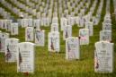 Vista de lápidas y banderas en el Cementerio Nacional de Arlington, Virginia, EEUU. EFE/Archivo