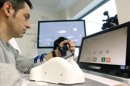 Un paciente de ictus prueba el nuevo robot asistencial que mejora la rehabilitación de las personas que han sufrido un ictus, gracias a una prótesis y unos videojuegos que entrenan y recuperan el control neuromuscular desde casa y con seguimiento clínico por internet, que ha sido presentado esta mañana en el hospital la Fe. EFEUn paciente de ictus prueba el nuevo robot asistencial que mejora la rehabilitación de las personas que han sufrido un ictus, gracias a una prótesis y unos videojuegos que entrenan y recuperan el control neuromuscular desde casa y con seguimiento clínico por internet, que ha sido presentado esta mañana en el hospital la Fe. EFE
