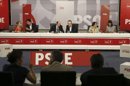 El secretario general del PSOE, Alfredo Pérez Rubalcaba (3-i), en una reuniónde la Comisión Ejecutiva Federal del PSOE. EFE/Archivo