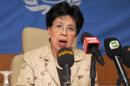 En esta fotografía de archivo del domingo 19 de octubre de 2014, Margaret Chan, directora general de la Organización Mundial de la Salud (OMS), habla durante una conferencia de prensa en Gammarth, en el noreste de Túnez. En un discurso el lunes 3 de noviembre de 2014, Chan evitó criticar al doctor Luis Sambo, director saliente de la OMS en África, y en lugar de ello le agradeció sus "años de dedicación". (Foto AP/Adel Ben Salah, archivo)