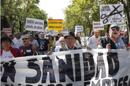La plataforma por la sanidad publica ha convocado hoy una nueva 'marea blanca', que en este caso pedía la derogación del real decreto 16/2012, la medicación "necesaria" para los enfermos de hepatitis C y la "recuperación" del hospital Carlos III de Madrid. EFE