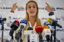 La esposa del líder opositor venezolano preso Leopoldo López, Lilian Tintori, durante una rueda de prensa en Caracas (Venezuela) hoy, martes 10 de mayo de 2016. EFE