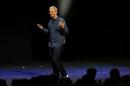 El consejero delegado de Apple, Tim Cook, pronuncia un discurso durante un acto de lanzamiento de productos Apple en el Flint Center de Cupertino, California (Estados Unidos). EFE