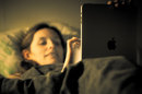 El uso de ‘smartphones’ y tabletas antes de dormir multiplica los problemas de sueño