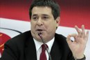 En la imagen, el presidente paraguayo electo, Horacio Cartes, durante una rueda de prensa este lunes 22 de abril, en el local partidario de Asunción (Paraguay). EFE