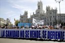 Manifestación convacada por la Mesa en Defensa de la Sanidad Pública de Madrid y la Plataforma Asamblearia de Trabajadores y Usuarios por la Salud (Patusalud), de la "marea blanca" en contra de la privatización de la gestión de hospitales y centros de salud de la Comunidad de Madrid. EFE/Archivo