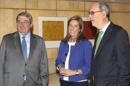 Fotografía facilitada por el Ministerio de Sanidad, Servicios Sociales e Igualdad de su ministra, Ana Mato (c), durante la reunión que ha mantenido hoy con el presidente de la Comisión Gestora de la Unión de Televisiones Comerciales Asociadas, (UTECA), Alejandro Echevarría (i), y el director general de la patronal de las cadenas privadas, Andrés Armas (d). EFE