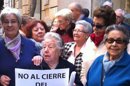 Afectados por el cierre del centro de especialidades de Fuencarral desconocen el informe técnico del edificio