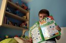 Mikel Goñi es un niño bilbaíno de 6 años que sufre el síndrome de Dravet, que le provoca continuas convulsiones que pueden ser mortales. Por eso, sus padres no pueden separarse ni un segundo de él y se turnan cada noche para abrazarlo en la cama pidiéndole a Dios que no se duerman en ningún momento. EFE