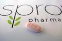 En esta imagen del 22 de junio de 20145, se muestra una píldora de fibanserin sobre un folleto de Sprout Pharmaceuticals, en las instalaciones de la compañía en Raleigh, Carolina del Norte. La Administración de Alimentos y Medicamentos de Estados Unidos aprobó el martes 18 de agosto de 2015 el primer fármaco con descripción diseñado para incrementar el deseo sexual en las mujeres. (Foto AP/Allen G. Breed)