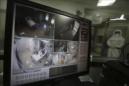 Enfermos de Síndrome Respiratorio de Oriente Medio (MERS) son monitorizados por personal médico en un ala de aislamiento del centro médico Seoul Medical Center en Seúl (Corea del Sur). EFE