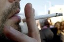 Tras un debate que se prolongó durante seis meses, el Concejo Deliberante de la ciudad, distante unos 700 kilómetros de Buenos Aires, aprobó una ordenanza que prohíbe fumar al volante de cualquier tipo de vehículo. EFE/Archivo