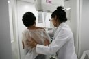 Las mamografías serían beneficiosas antes, según un estudio