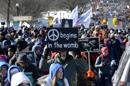 Manifestantes en contra del aborto a las afueras de la Suprema Corte durante la Marcha Anual por la Vida este miércoles 22 de enero de 2014, en Washington DC (EE.UU.). EFE