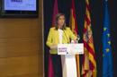 La ministra de Sanidad, Ana Mato, durante su intervención en la clausura del I Simposio Nacional de Mujeres Rurales, que organizan los institutos de la mujer del Ministerio de Sanidad y del Gobierno aragonés para analizar la situación de las féminas en el medio rural, hoy en Teruel. EFE