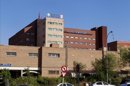 Fachada del hospital de Móstoles donde se encuentran ingresados los enfermos confirmados de Legionella. EFE/Archivo