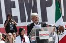 El líder del Movimiento Regeneración Nacional (Morena), Andrés Manuel López Obrador, se recupera del infarto. EFE/Archivo