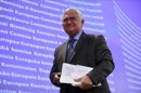 Imagen de archivo fechada el 11 de octubre de 2011 de John Dalli, comisario de Salud y Consumo de la Unión Europea, en una rueda de prensa en la sede de la Comisión Europea de Bruselas, Bélgica. EFE