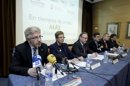 El doctor Benjamín Abarca,iz, presidente de la SEMG, durante la rueda de prensa que los miembros del Foro de Médicos de Atención Primaria convocaron hoy para analizar, en el día nacional de este servicio asistencial, los problemas derivados de la actual crisis económica y de los recortes sanitarios que se están acometiendo, con el lema "En tiempos de crisis, más Atención Primaria " EFE