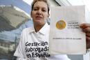 La presidenta de la Asociación por la Gestación Subrogada de España, Marta López, una mujer que perdió su útero y la posibilidad de procrear, promueve una iniciativa para legalizar en españa una vía utilizada en el extranjero por famosos como Miguel Bosé o Ricky Martin. EFE/Archivo