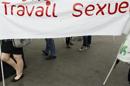 Famosos franceses firman contra un plan para prohibir la prostitución