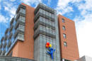 Esta fotografía de 2007 proporcionada por el Hospital Infantil de Colorado muestra esta institución en Aurora, Colorado. El viernes 26 de septiembre de 2014, los Centros para el Control y la Prevención de Enfermedades indicaron estar investigando nueve casos de debilidad muscular o parálisis de niños en el hospital, y si el culpable podría ser el enterovirus 68, que está causando graves enfermedades respiratorias en todo Estados Unidos. (Foto AP/Hospital Infantil de Colorado)