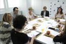 (De izq a dcha). María Alejandra Vitale, Director Médico en IFC (Industrial Farmacéutica Cantabria), Carmen Esteban, directora Científica de Stanpa, Luca di Martino, Director de Asuntos Reglamentarios de Johnson & Johnson, y Val Díaz, directora general de Stanpa, durante el segundo desayuno "Conversaciones con la Belleza" celebrado con Efe Estilo. EFE