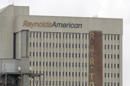 En esta foto del 6 de febrero del 2008 se ve la silueta de una antigua planta tabacalera de R.J. Reynolds Tobacco en Winston-Salem, N.C., Un jurado de la Florida aplicó a la firma 23.600 millones de dólares en indemnización por una demanda presentada por la viuda de un fumador que murió de cáncer. El veredicto se pronunció el 18 de julio del 2014. (AP Foto/Chuck Burton)