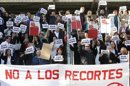 Más de 5.000 profesionales de la sanidad madrileña durante una concentración ante numerosos hospitales y centros de salud de la región. EFE/Archivo