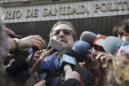 El presidente de la Federación de Asociaciones Científico Médicas (Facme), Carlos Macaya, en declaraciones a los periodistas después de asistir a la reunión que han mantenido representantes del departamento que dirige Alfonso Alonso con una decena de sociedades científicas para exponerles el borrador del Plan. EFE