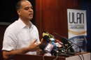 Imagen de archivo del ministro de información y comunicación venezolano Andrés Izarra. EFE/Archivo