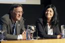 El presidente de la Asociación Europea de Tiroides, Furio Pacini y la presidenta del comité organizador, Clara Álvarez, durante la inauguración del Congreso Europeo de Tiroides en el que participarán especialistas de 60 países, esta tarde en Santiago de Compostela. EFE