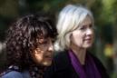 Las bioquímicas Emmanuelle Charpentier y Jennifer Doudna (d) hoy en Oviedo donde el viernes recibirán el premio Princesa de Asturias de Investigación 2015. Charpentier y Doudna abogaron hoy por que sean científicos y expertos quienes se pronuncien sobre los posibles límites éticos a las investigaciones en el ámbito de las modificaciones genéticas que les han valido el Premio Princesa de Asturias de Investigación 2015. EFE