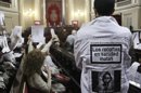 Médicos y trabajadores de la Sanidad madrileña durante la jornada de puertas abiertas en el Senado. EFE/Archivo
