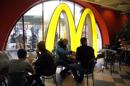 En la imagen, el restaurante de comida rápida McDonlads en la plaza Manezhanaya en Moscú (Rusia). EFE/Archivo